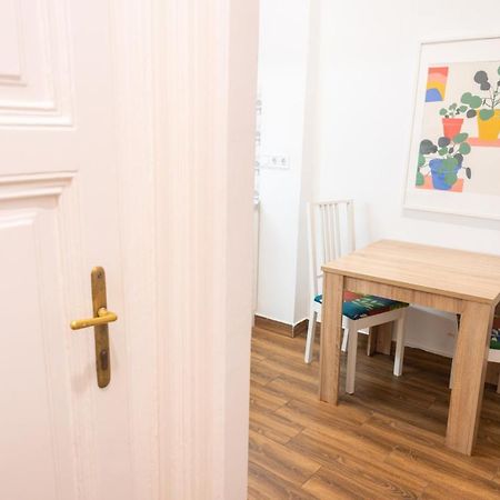 Cozy & Quiet Apartment Near Kiraly Street Free Parking, Ac, Perfect For 4 Guests! 布达佩斯 外观 照片